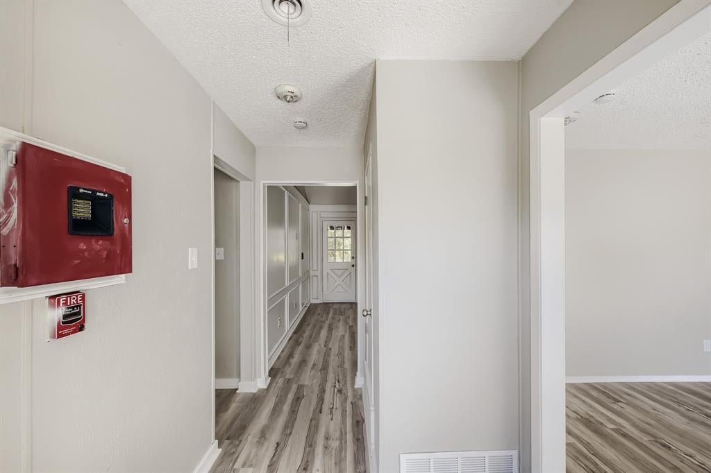2185 Jana Ln, Burleson, TX 76028 photo
