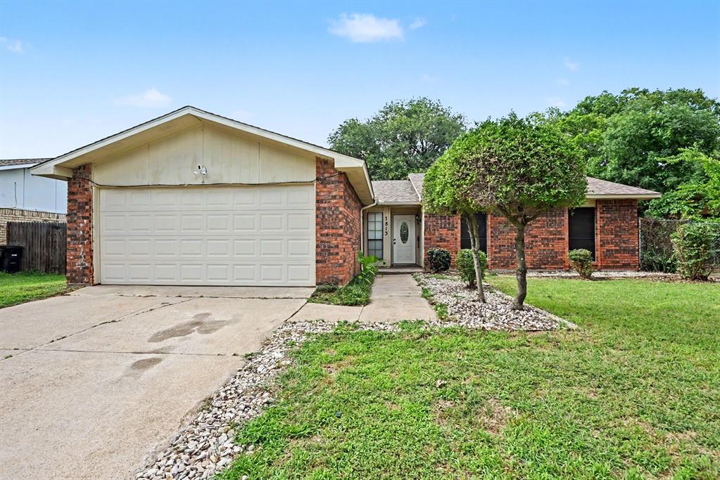7813 Acapulco Rd, Fort Worth, TX 76112