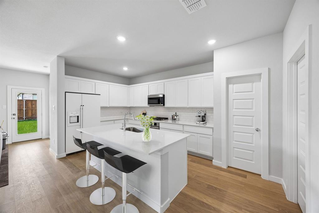 10608 Blakely Creek Rd, Fort Worth, TX 76126 photo