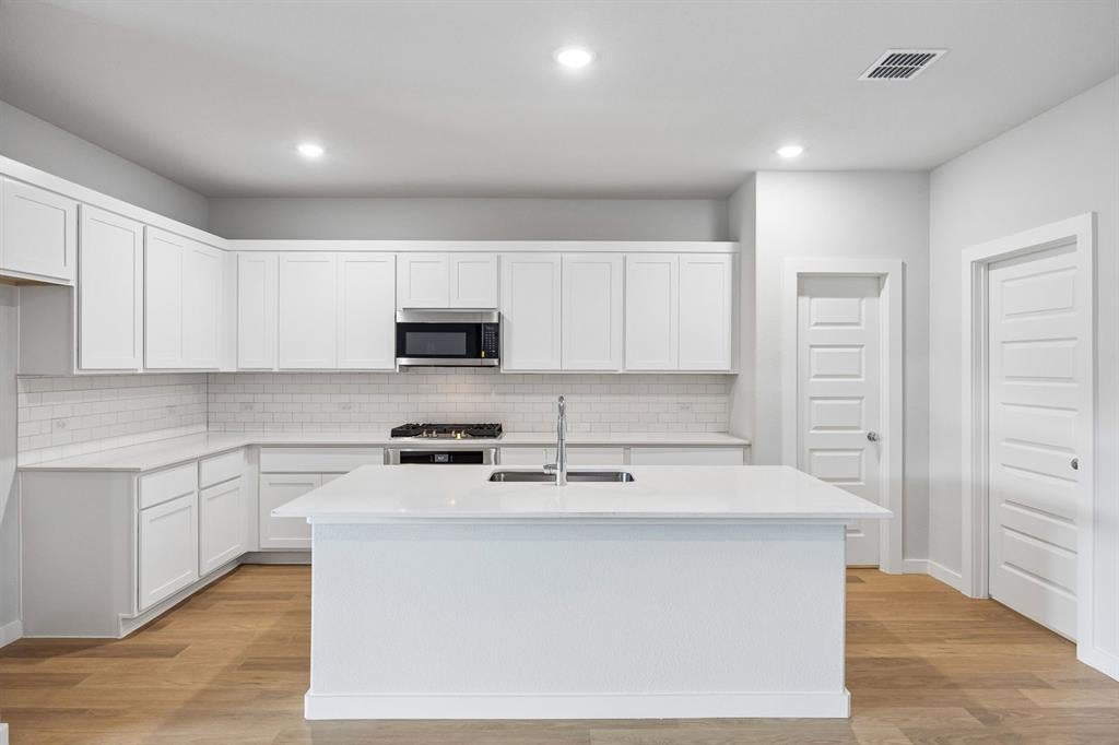 10608 Blakely Creek Rd, Fort Worth, TX 76126 photo