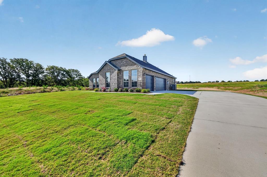 416 Mcalpine Dr, Springtown, TX 76082 photo