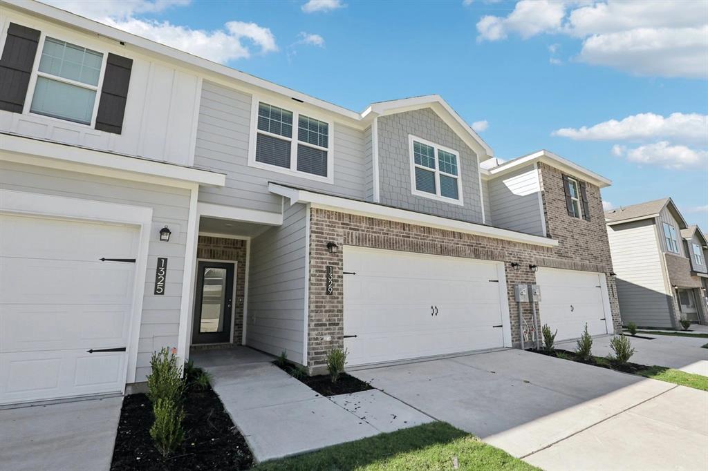 208 Ashford Ln, Cedar Hill, TX 75104 photo