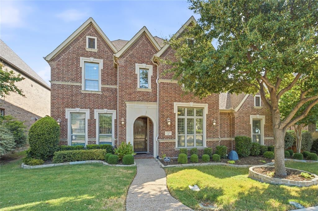 7124 Comal Dr, Irving, TX 75039