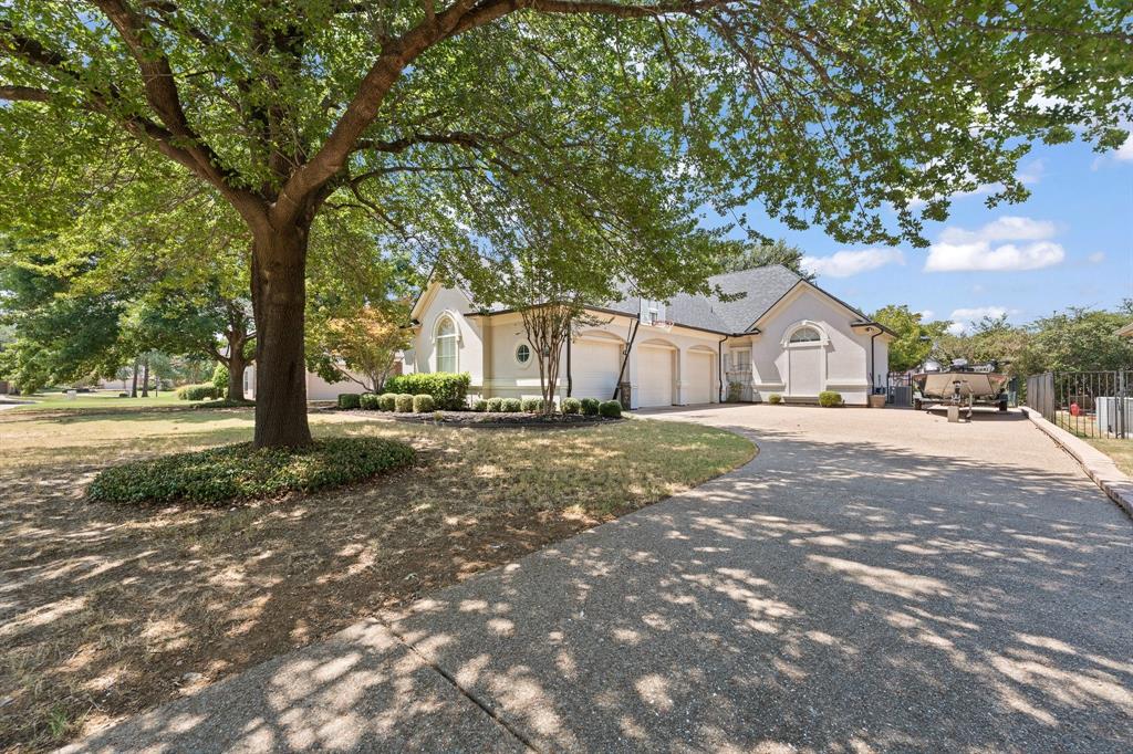 921 Fairway View Dr, Mansfield, TX 76063 photo