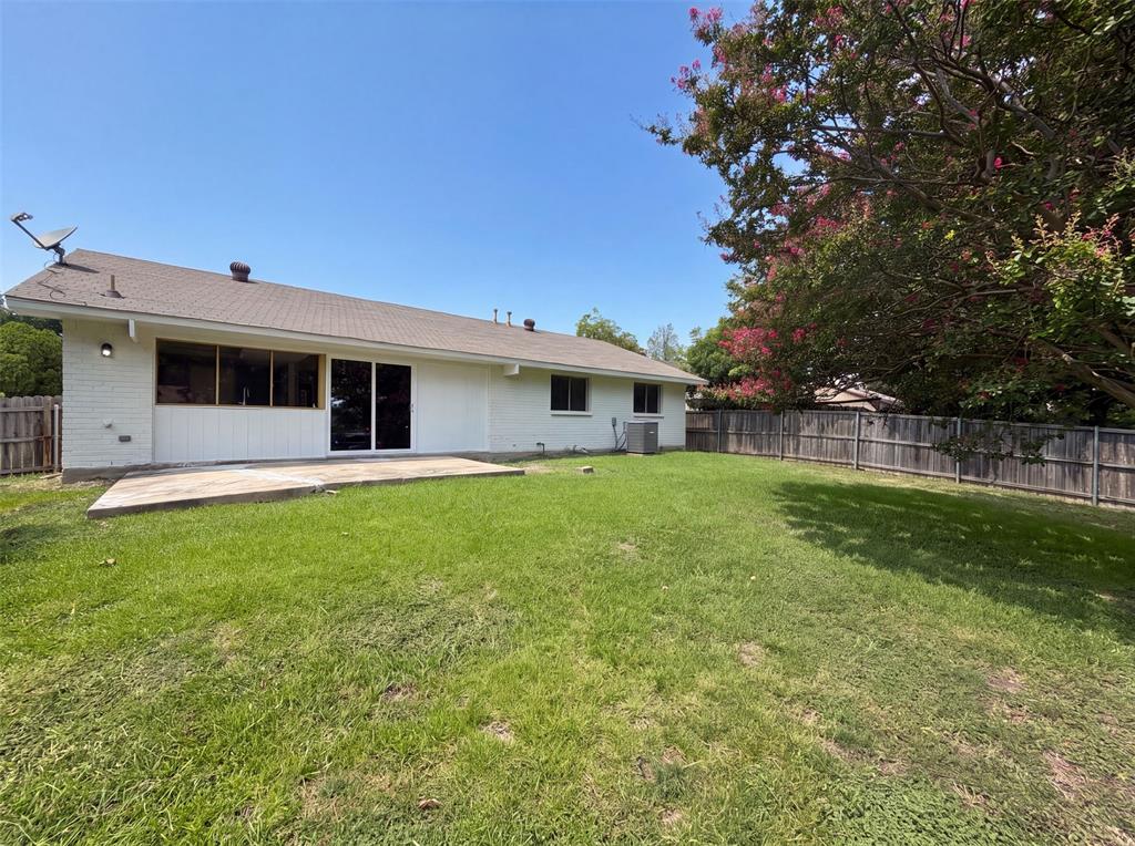 414 Meadowhill Dr, Garland, TX 75043 photo