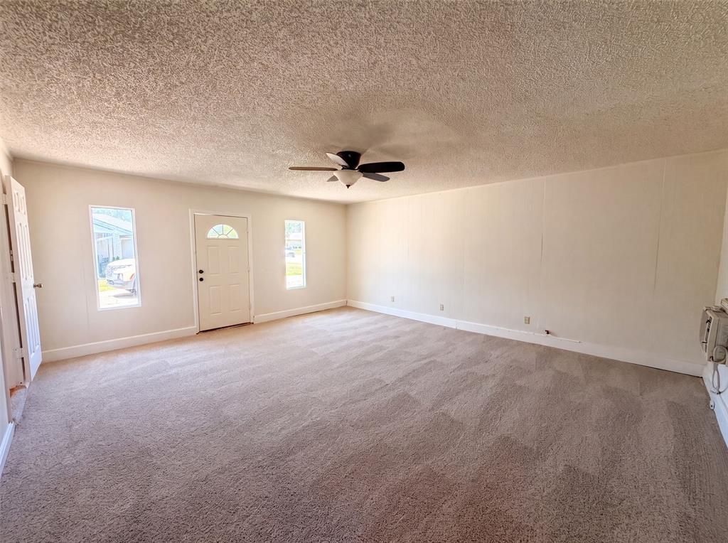 414 Meadowhill Dr, Garland, TX 75043 photo