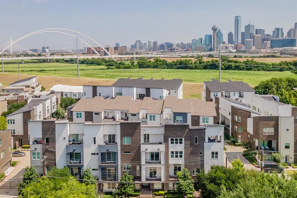 381 Greenbriar Ln, Dallas, TX 75203