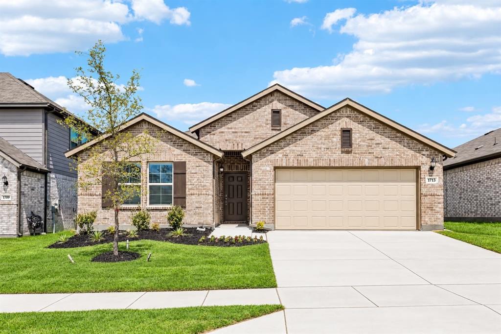 1713 Cambium Dr, Fort Worth, TX 76131
