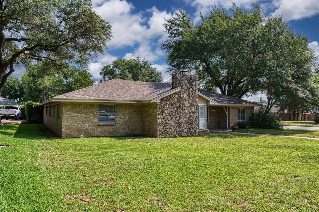 4501 Trowbridge Dr, Arlington, TX 76013
