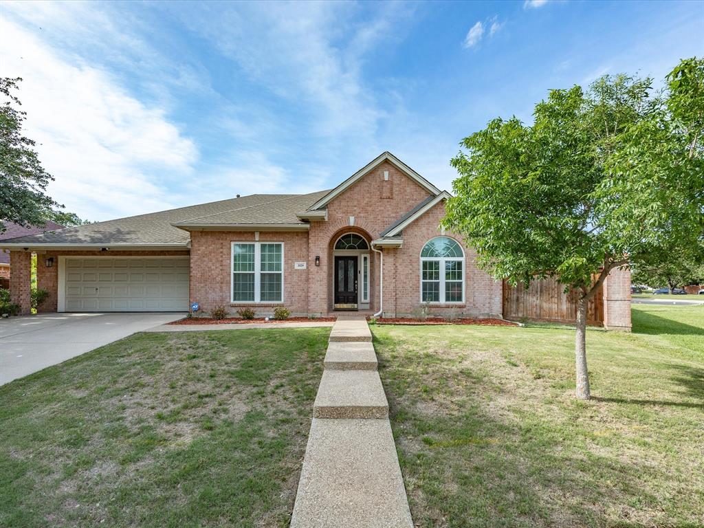 3529 Stone Creek Ln, Fort Worth, TX 76137