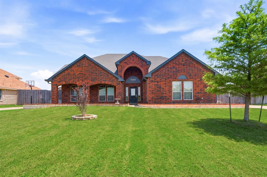 1080 Estates Dr, Kennedale, TX 76060