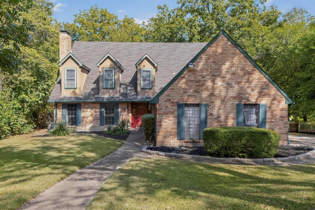 277 Creekwood Dr, Lancaster, TX 75146