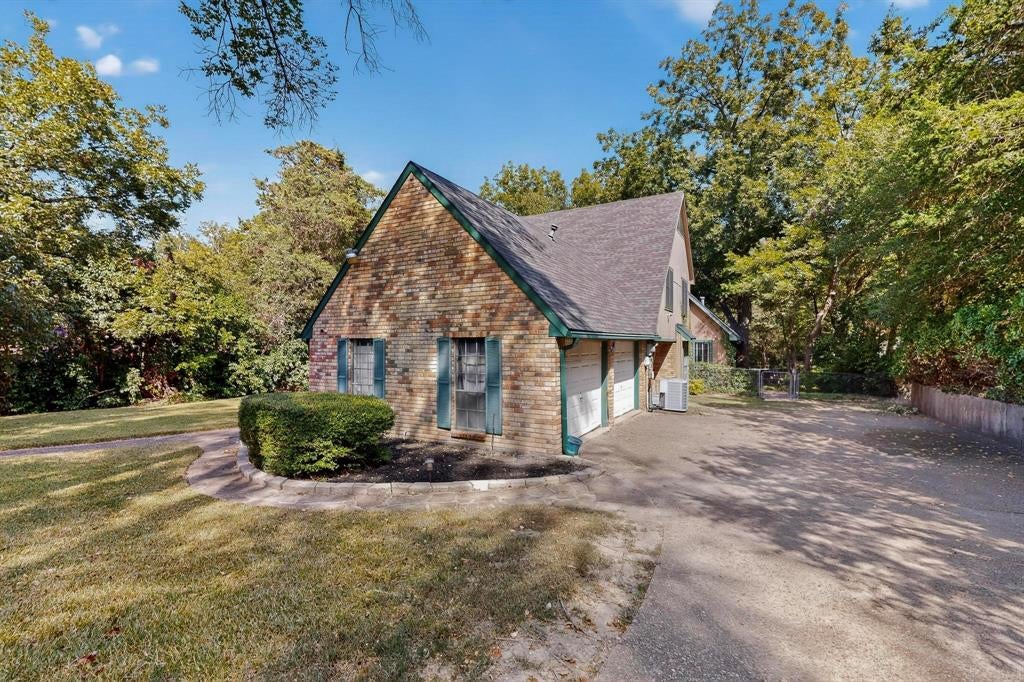 277 Creekwood Dr, Lancaster, TX 75146 photo