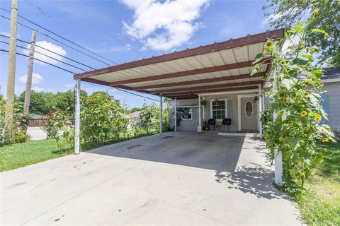 Single Family Residence in Arlington TX 1730 Biggs Terrace.jpg