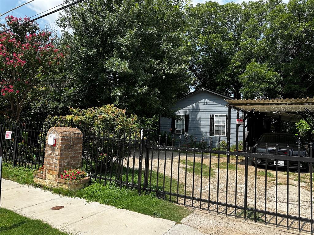 4119 Babcock Dr, Dallas, TX 75212