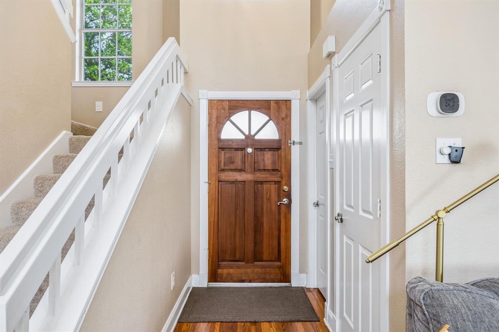 9404 Penny Ln, Irving, TX 75063 photo