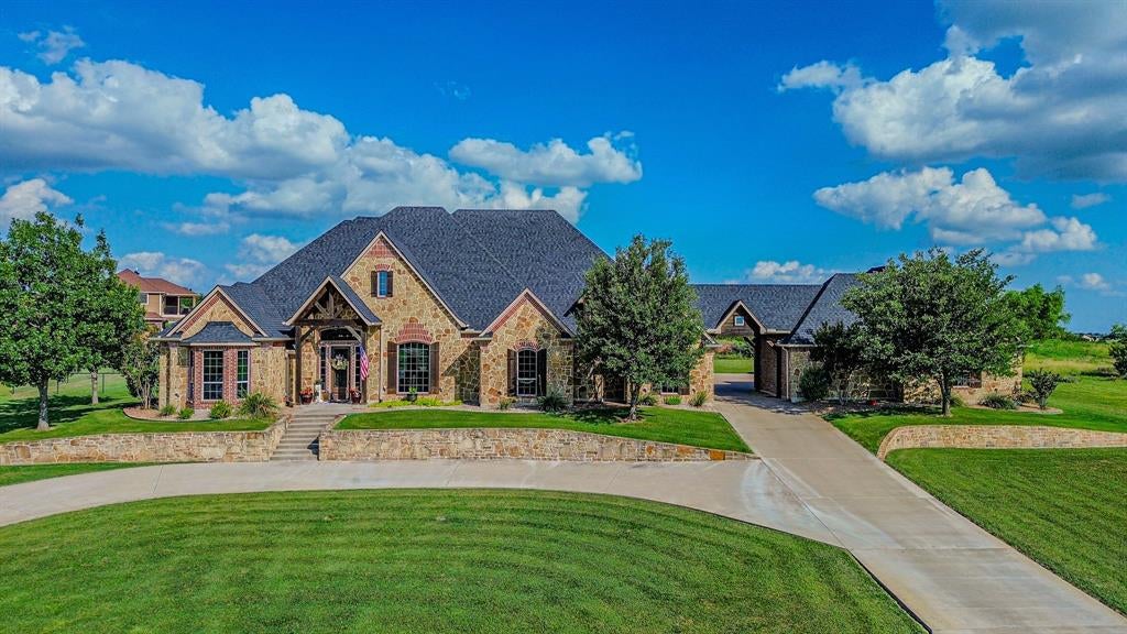 903 Savage Creek Ln, Weatherford, TX 76087