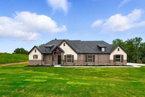 Single Family Residence in Azle TX 112 County road 4867.jpg
