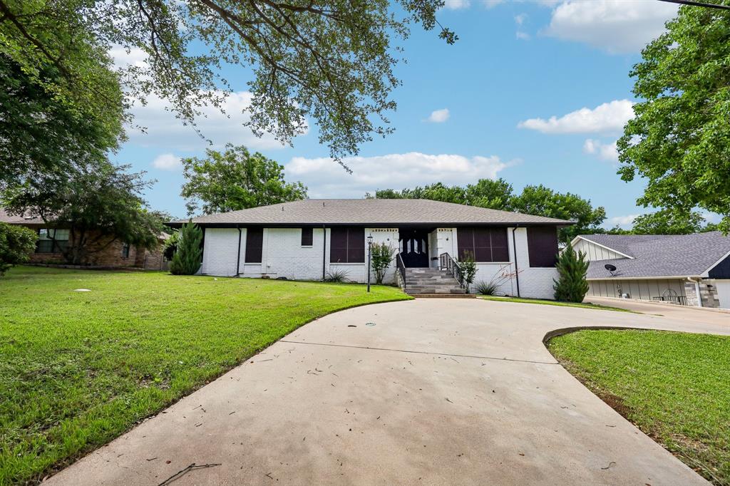 5209 Fairway Cir, De Cordova, TX 76049