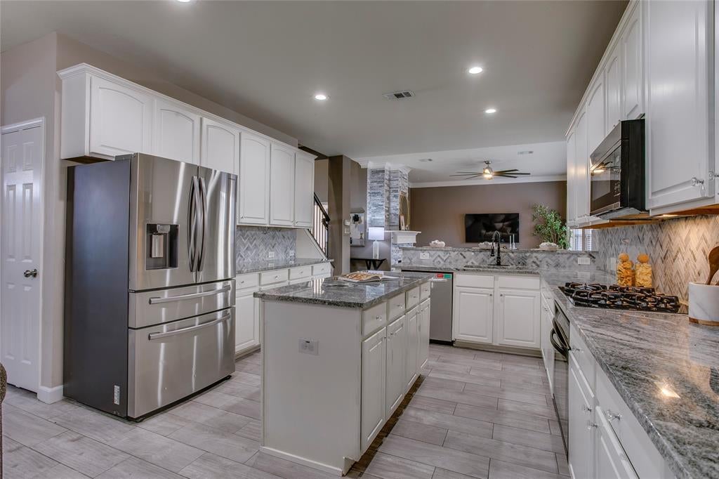 1040 Churchill Dr, Frisco, TX 75036 photo
