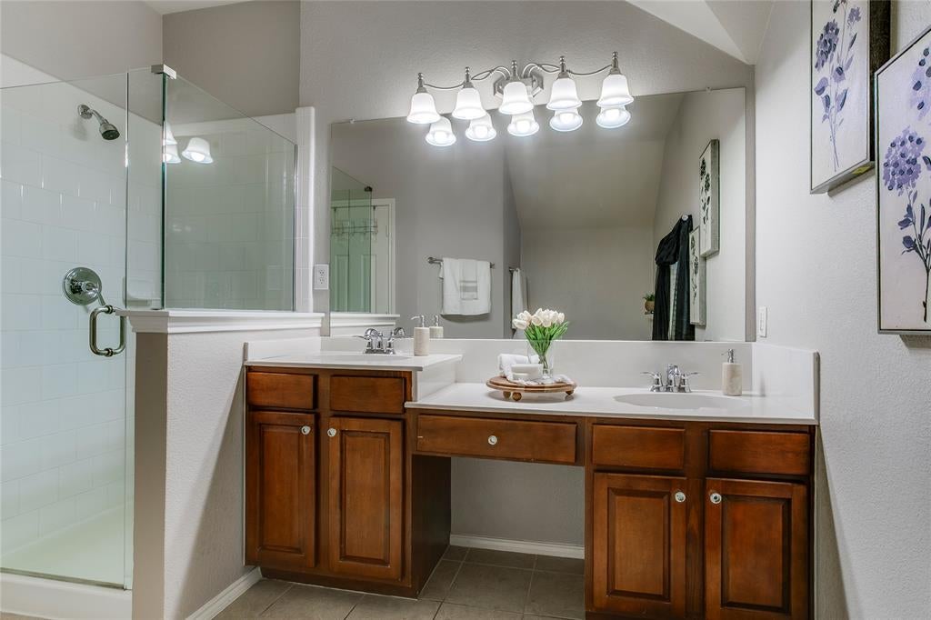1040 Churchill Dr, Frisco, TX 75036 photo