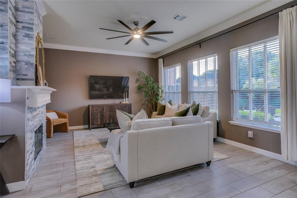 1040 Churchill Dr, Frisco, TX 75036 photo
