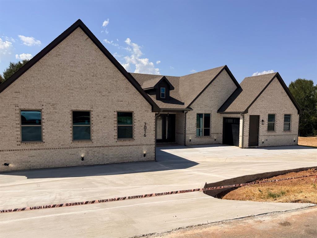 7016 Westover Dr, Granbury, TX 76049 photo