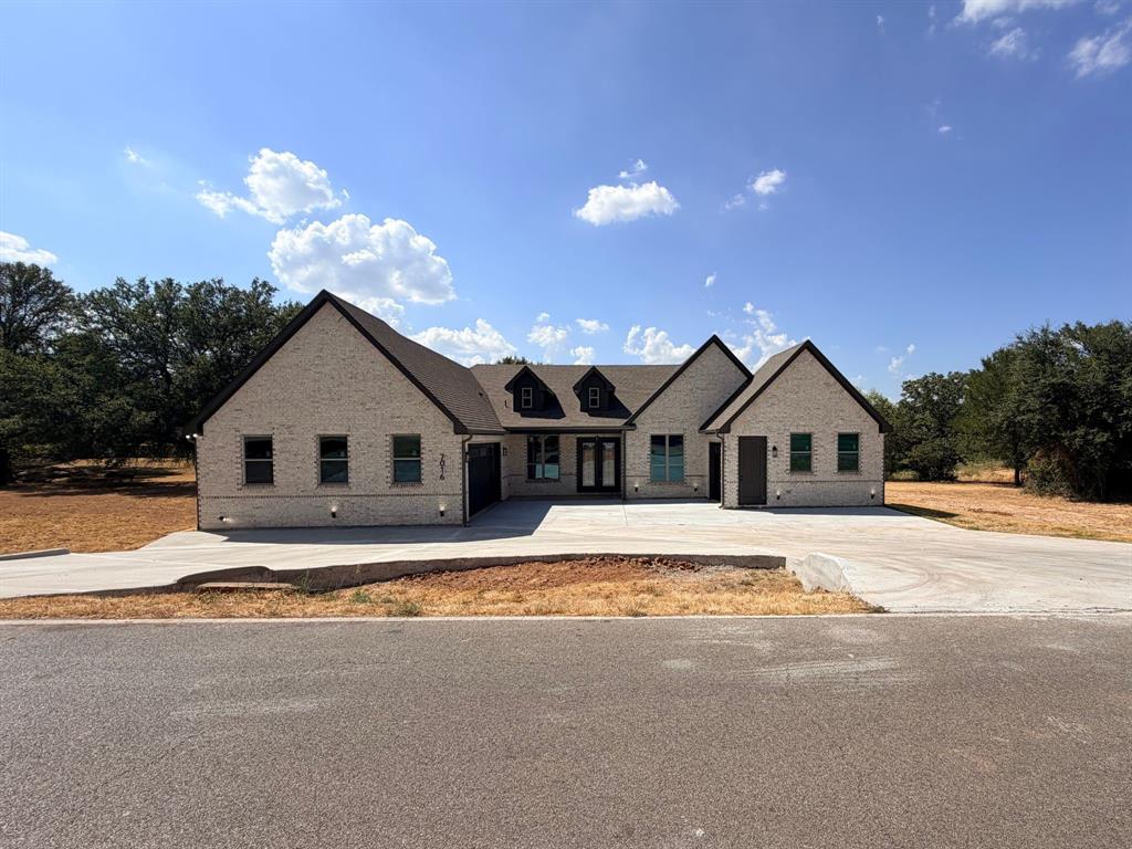 7016 Westover Dr, Granbury, TX 76049