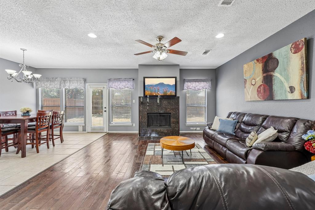 1910 Bentwood Ct, Grapevine, TX 76051 photo