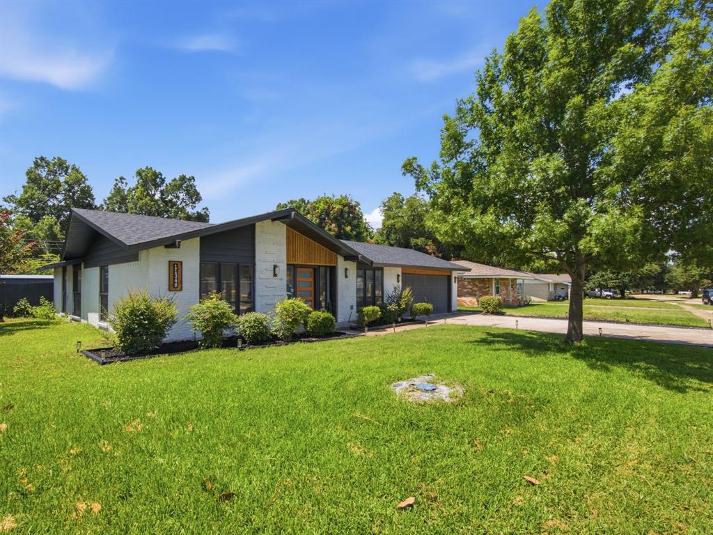11348 Carissa Dr, Dallas, TX 75218 photo