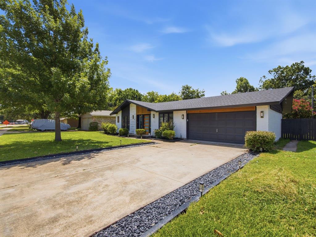 11348 Carissa Dr, Dallas, TX 75218 photo