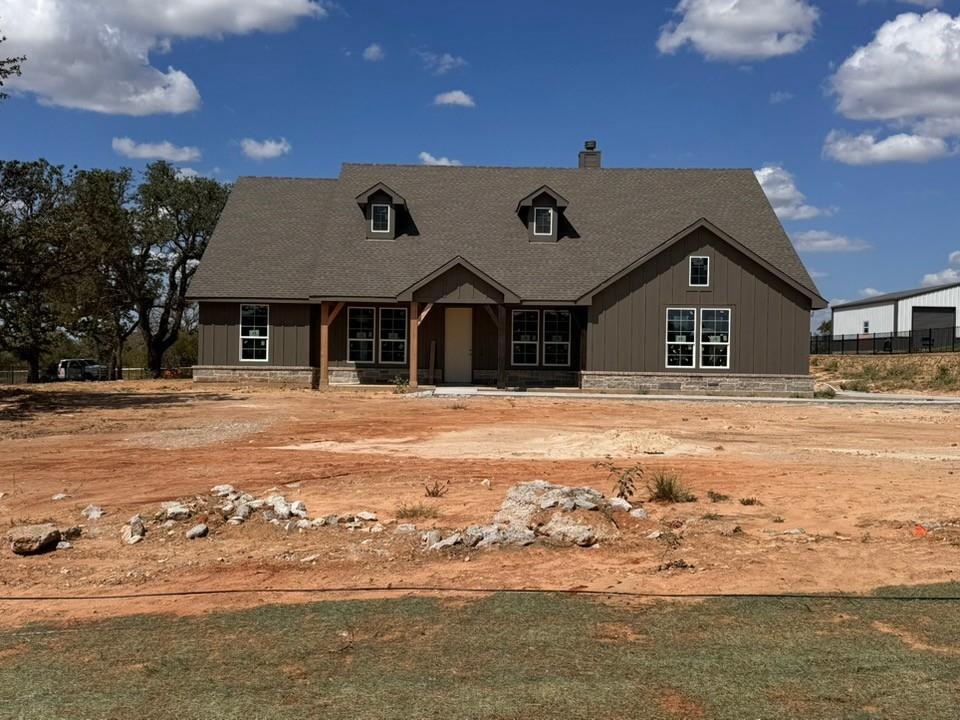 205 Oak Grove Way, Springtown, TX 76082