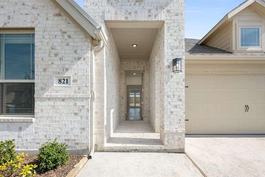 821 Blue Fescue Rd, Fort Worth, TX 76247 photo