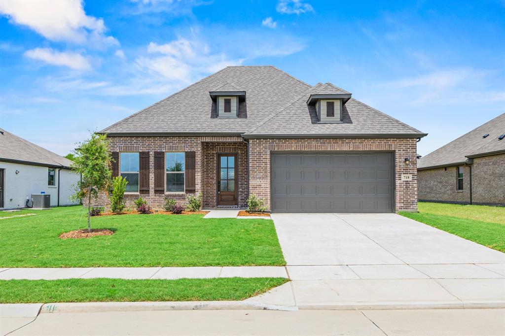 718 Tinsley Meadows Dr, Van Alstyne, TX 75495