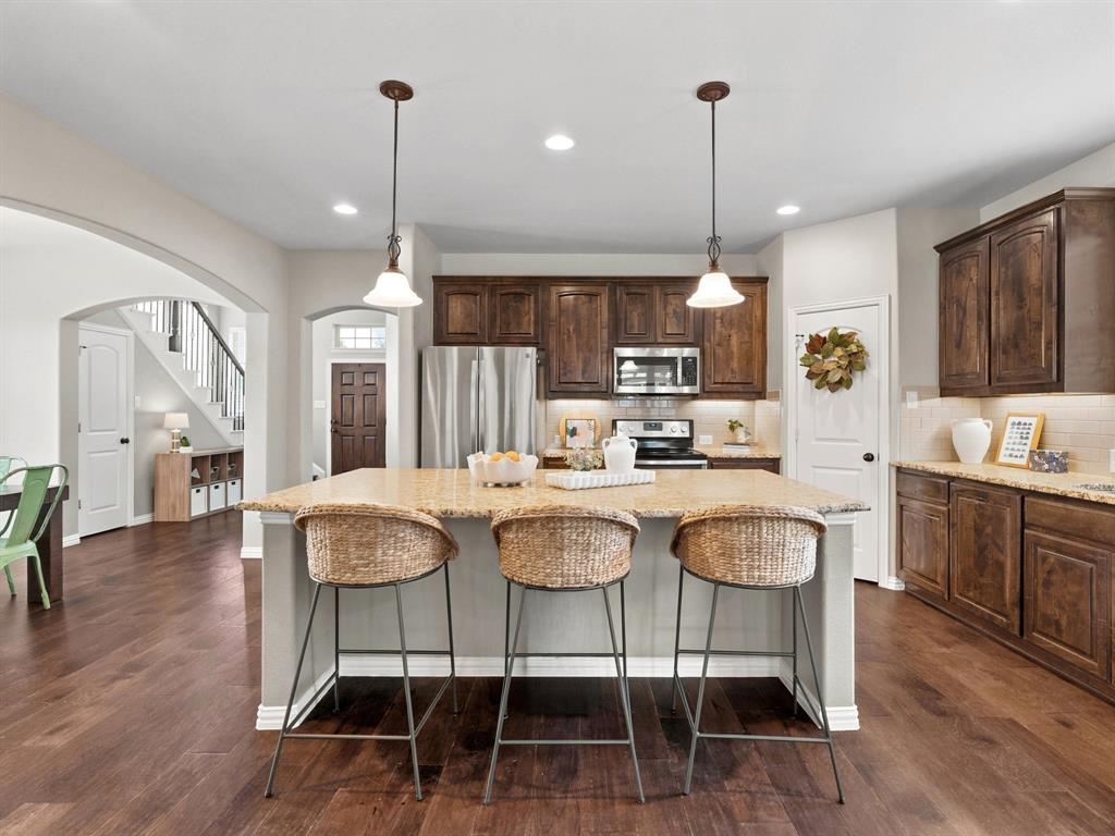 800 Kirby Dr, Lantana, TX 76226 photo
