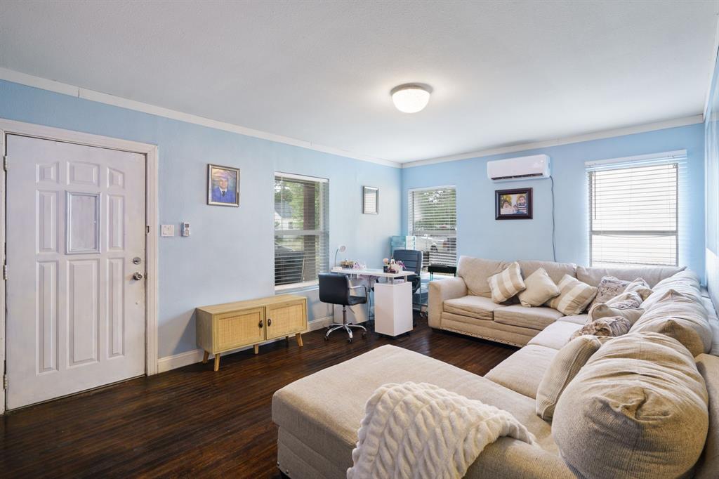 731 Dover St, Dallas, TX 75216 photo