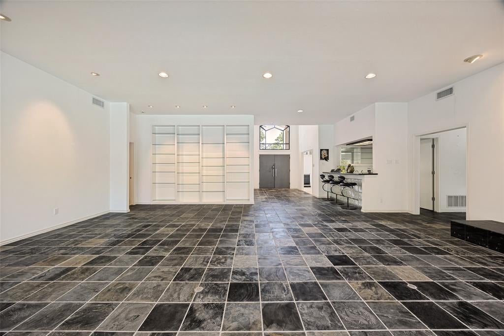 6715 Glenhurst Dr, Dallas, TX 75254 photo