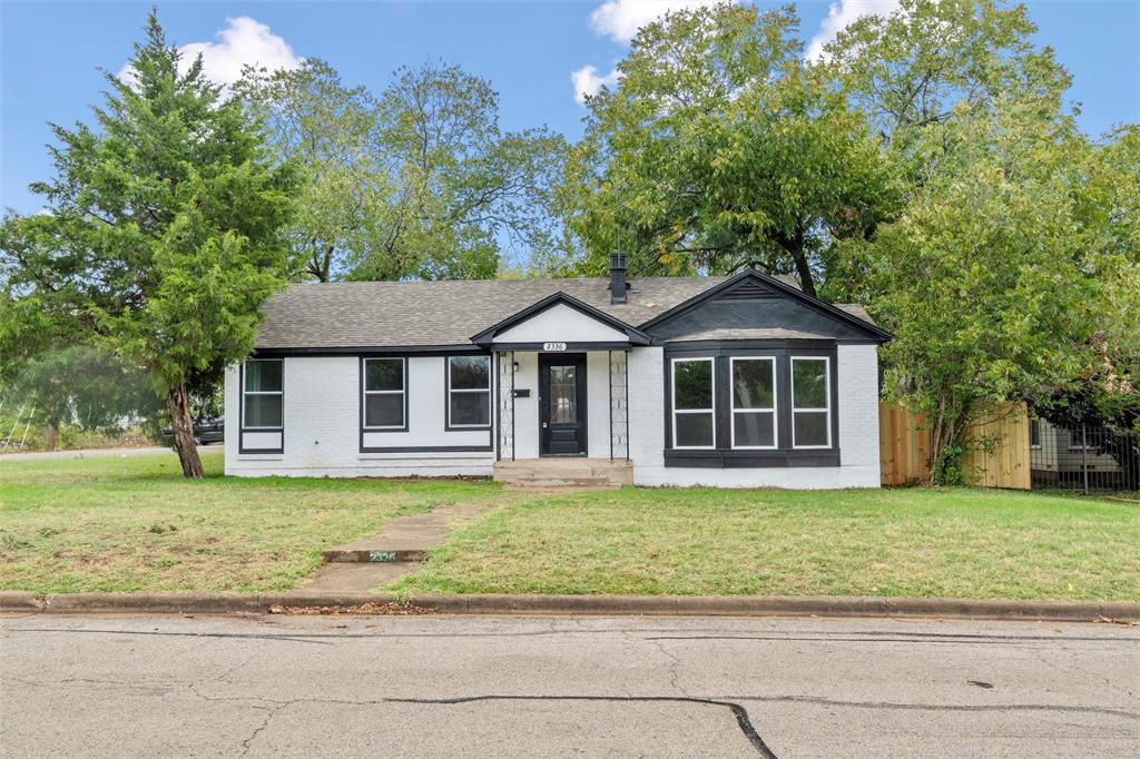 2336 Glencrest Dr, Fort Worth, TX 76119