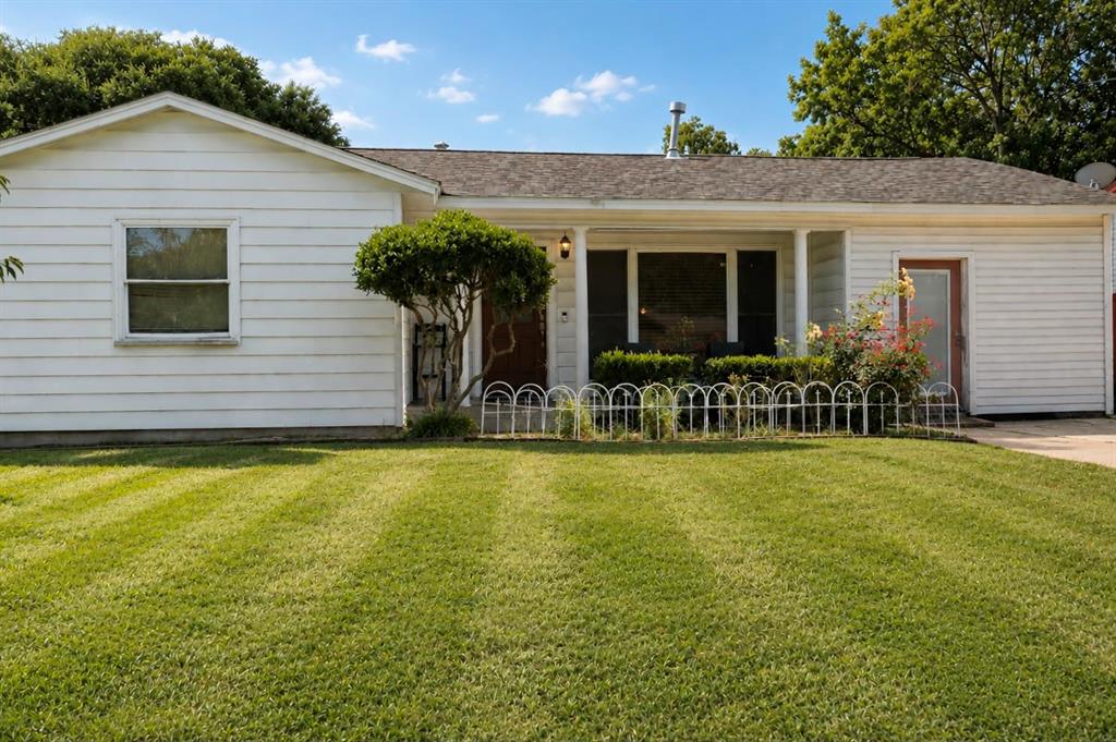 1010 Mcclendon St, Irving, TX 75061