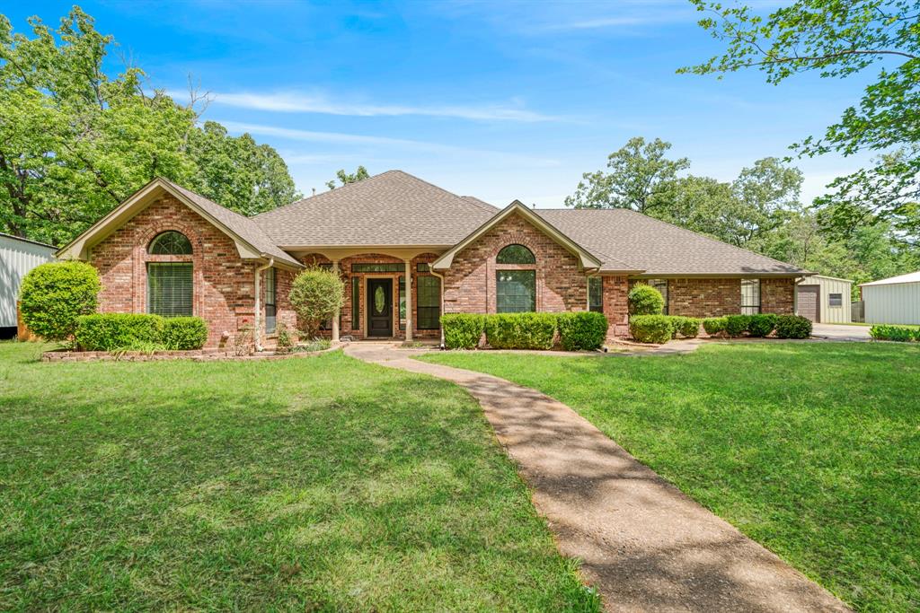 212 Wooded Hills Dr, Powderly, TX 75473