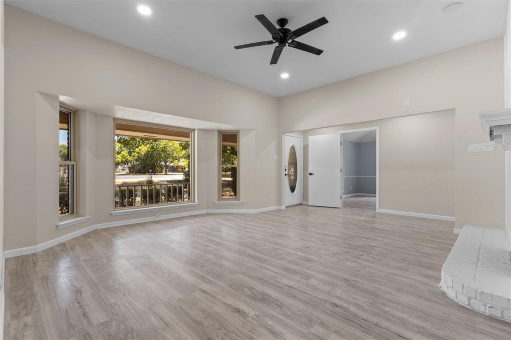 149 Lassetter Dr, Red Oak, TX 75154 photo