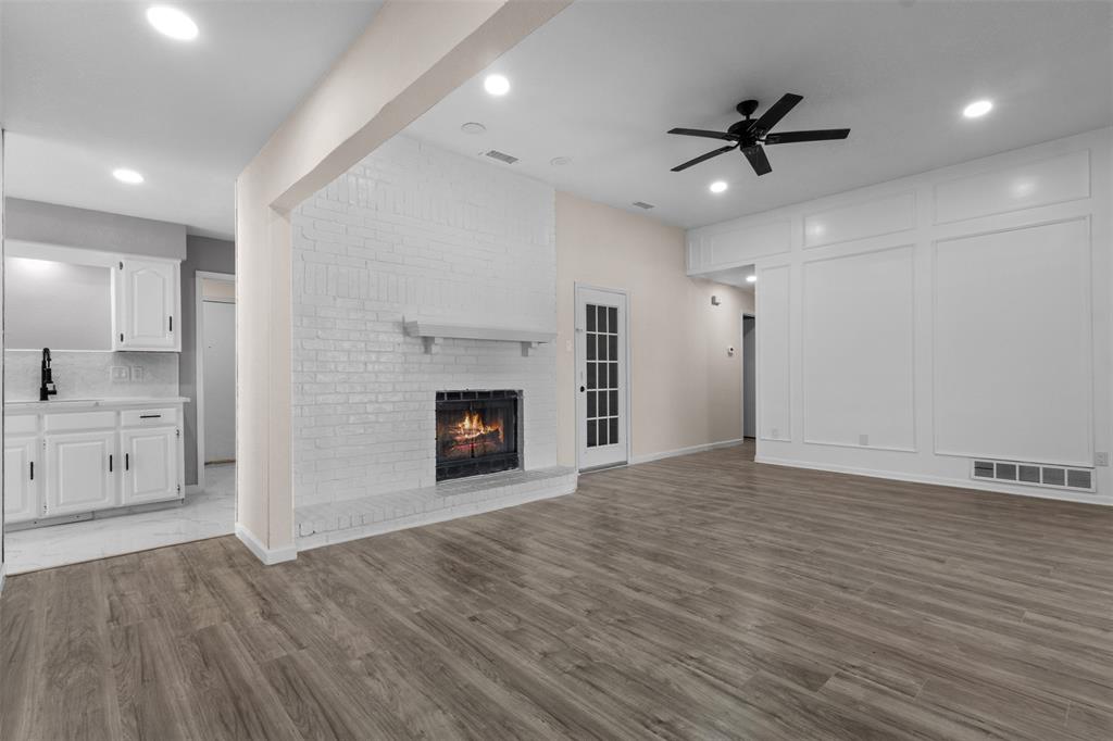149 Lassetter Dr, Red Oak, TX 75154 photo