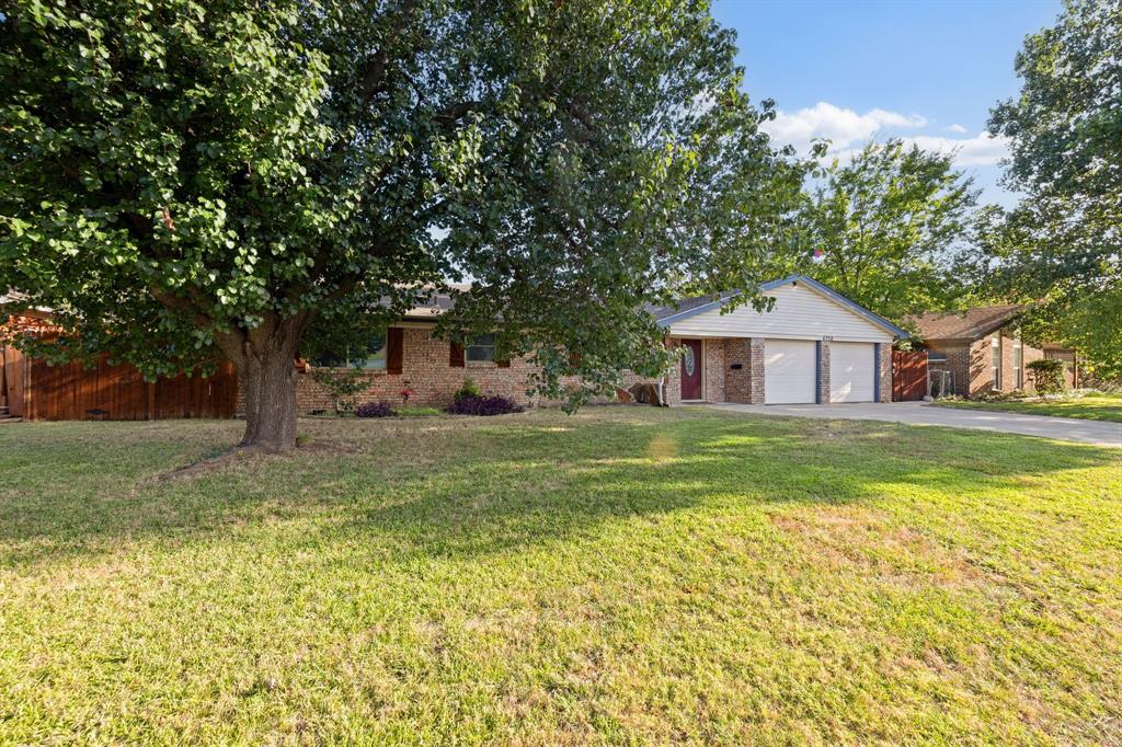 6736 Corona Dr, North Richland Hills, TX 76180 photo