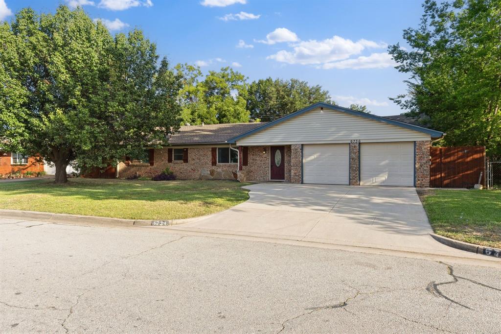 6736 Corona Dr, North Richland Hills, TX 76180
