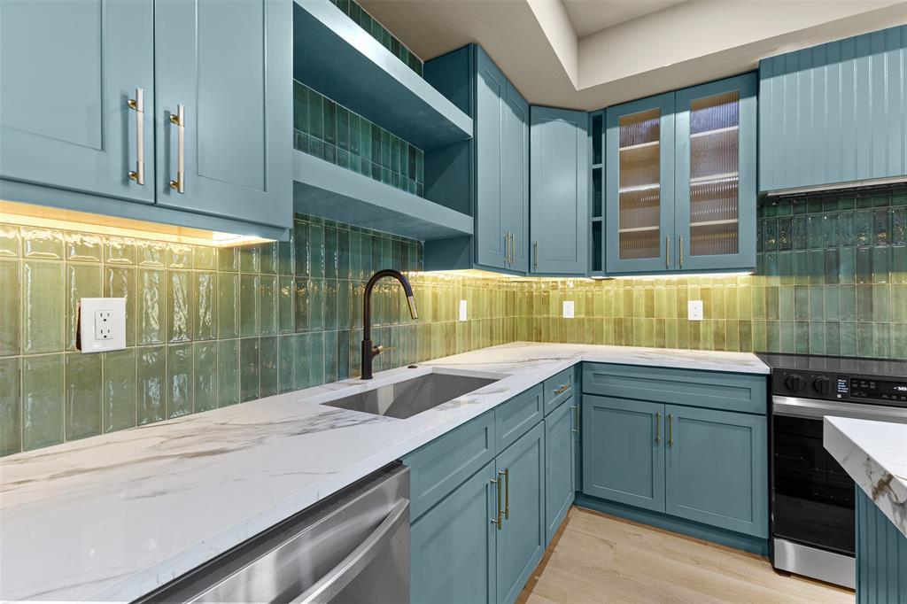 818 Lambert St, Dallas, TX 75203 photo