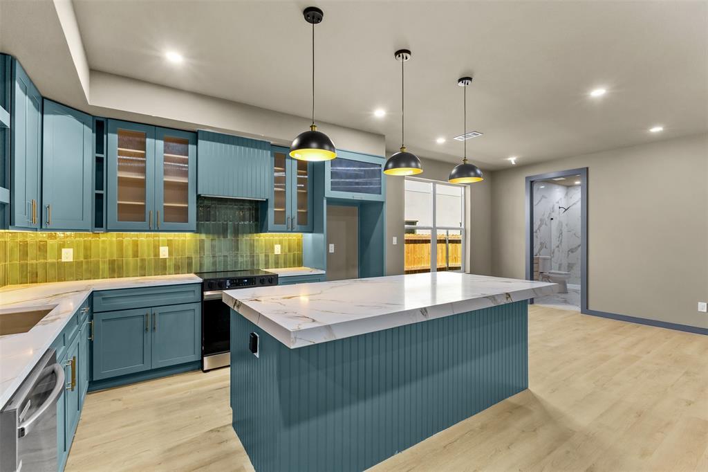 818 Lambert St, Dallas, TX 75203 photo
