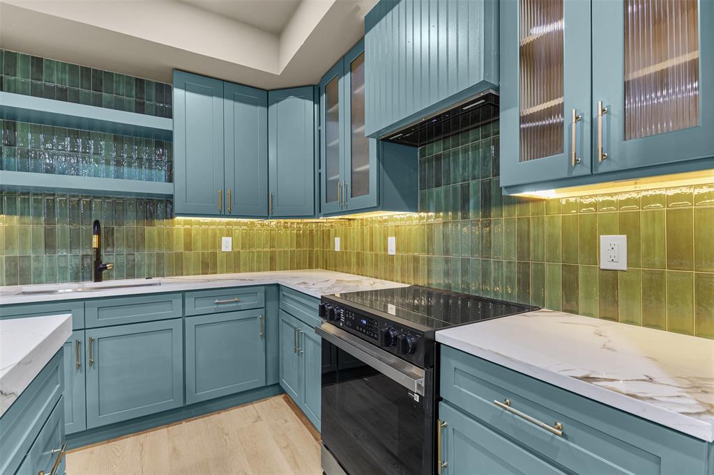 818 Lambert St, Dallas, TX 75203 photo