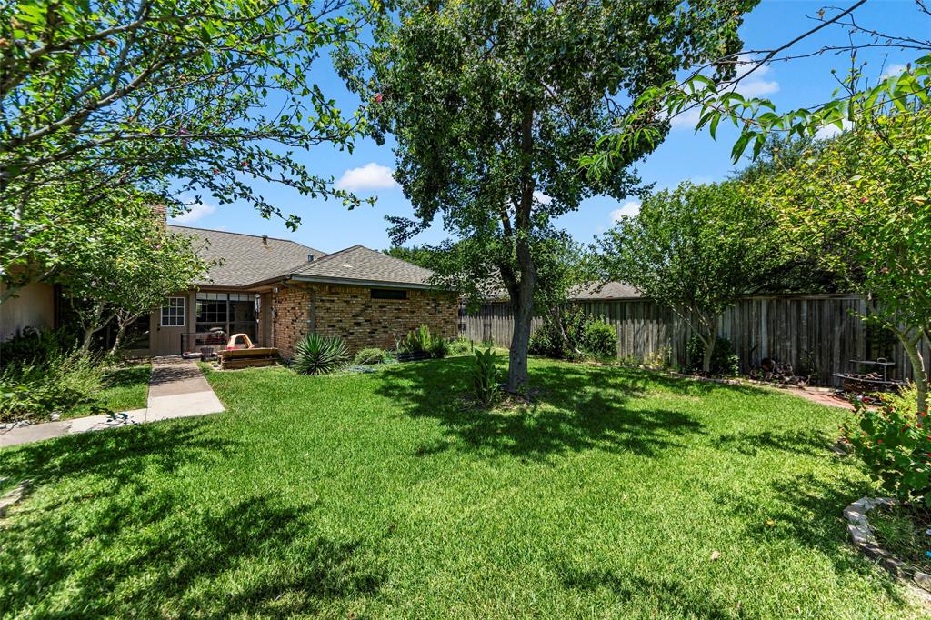 506 Willowcrest Dr, Garland, TX 75040 photo