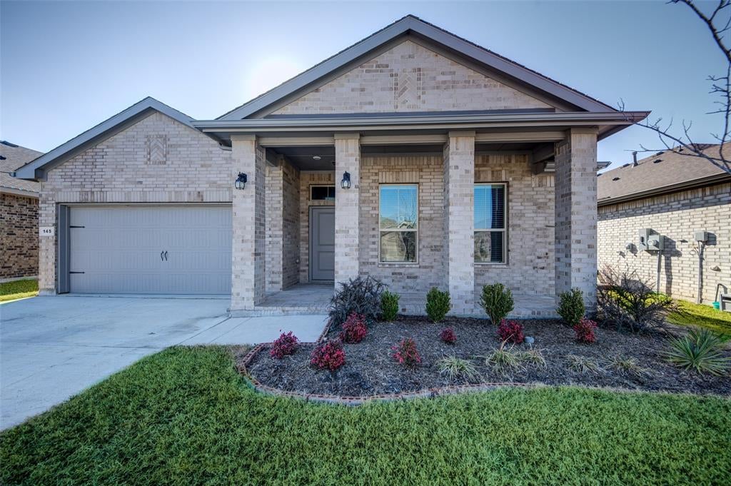 145 Hawksbill Ln, Rhome, TX 76078