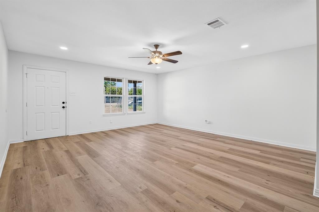 4920 S Peachtree Rd, Balch Springs, TX 75180 photo
